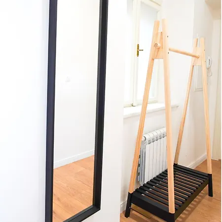 Διαμέρισμα Stunning 2bdr In Πράγα